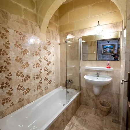 5 Bedroom With Private Pool Case de vacanță *