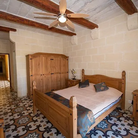 Nyaraló 5 Bedroom With Private Pool *