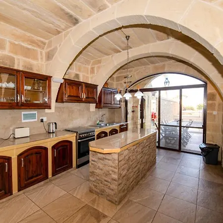 Nyaraló 5 Bedroom With Private Pool
